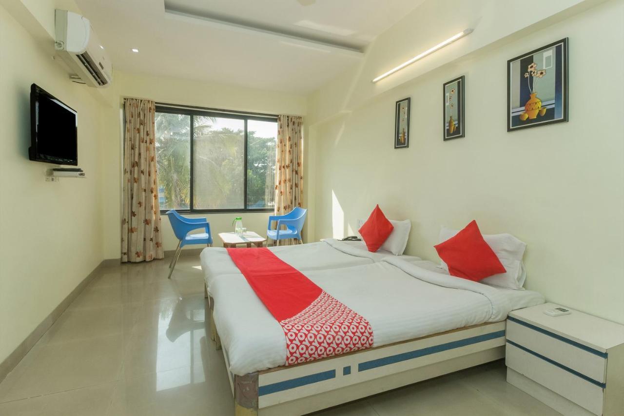 Flagship 4387 Hotel Theem Plaaza Nashik Exteriör bild