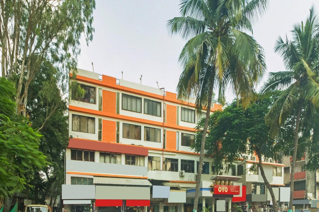 Flagship 4387 Hotel Theem Plaaza Nashik Exteriör bild