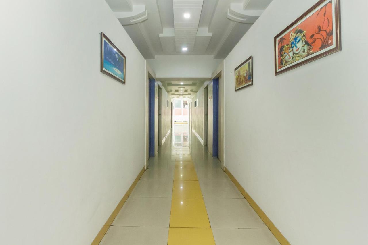 Flagship 4387 Hotel Theem Plaaza Nashik Exteriör bild